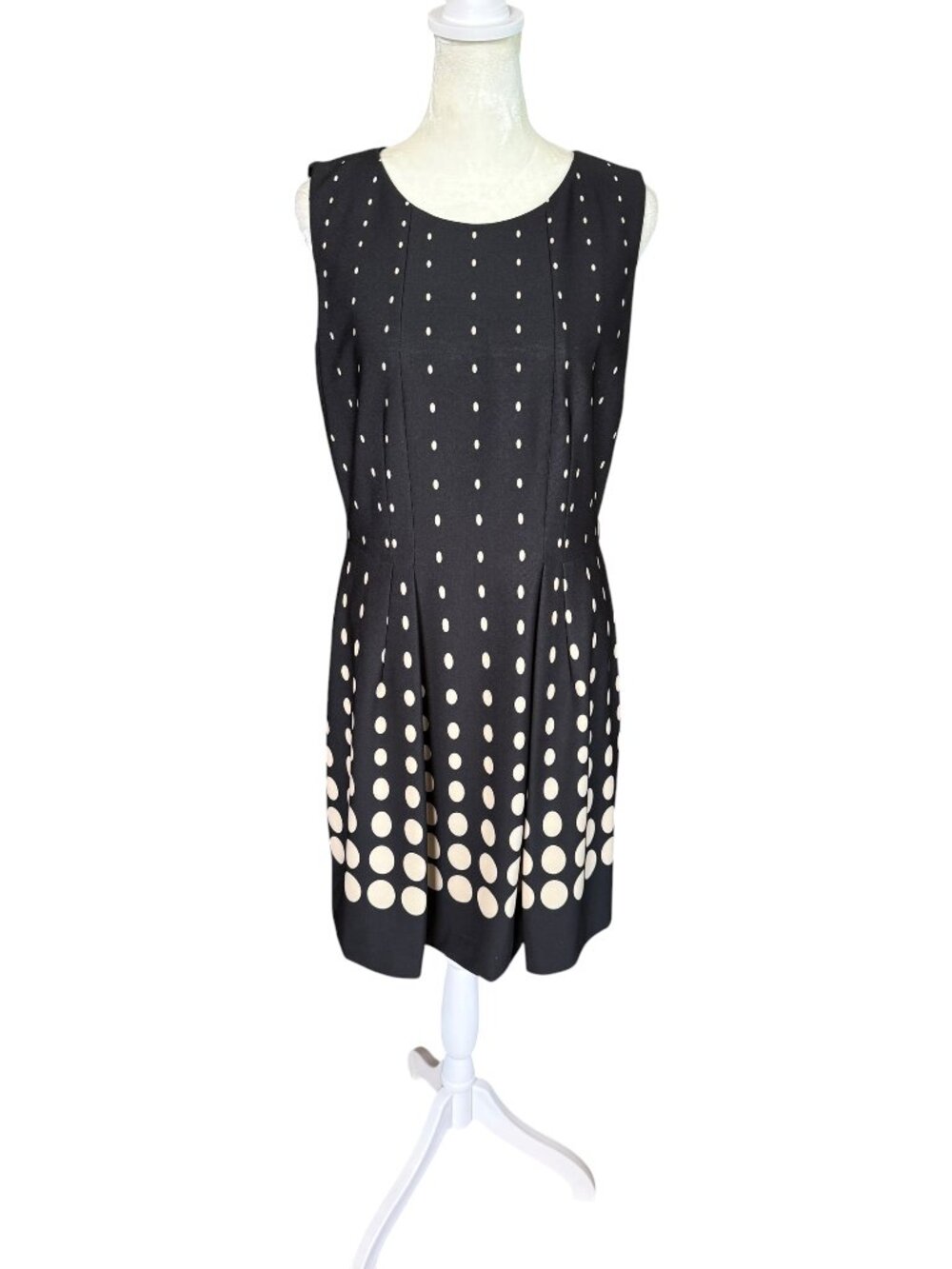 Tahari black and cream polka dot sleeveless lined fit-and-flare dress size 6P